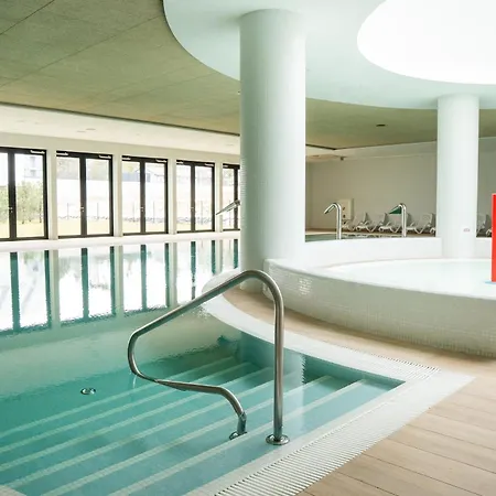 Pinea Apartahotel 4*