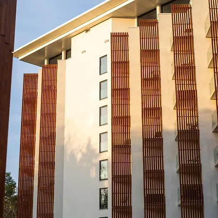 Pinea Apartahotel