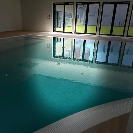 Pinea Apartahotel 4*
