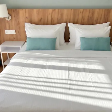 Apartahotel Pinea 4*